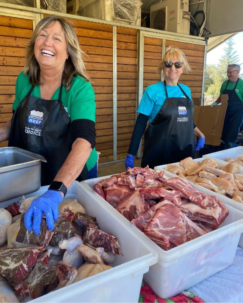 accredited-animal sanctuaries-volunteer-California-age-requirement-staff-members-love-animals-social-media